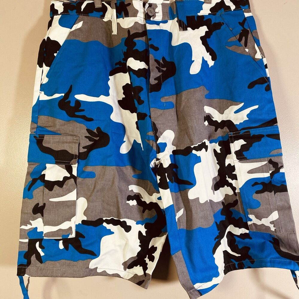 Regal Wear Cargo Shorts  Mens Size 42 Camouflage Blue Gray White Y2K WWE